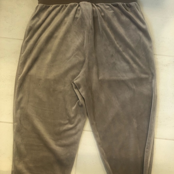 Velour joggers - Picture 2 of 9